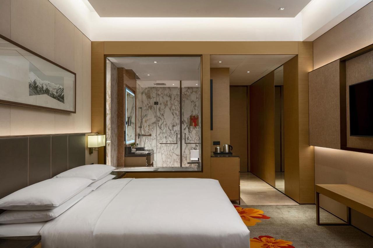 Sheraton Beijing Lize Hotel Exterior photo